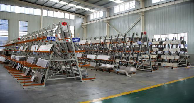 7) El magatzem, que marcava i emmagatzemava tots els productes acabats; (2)